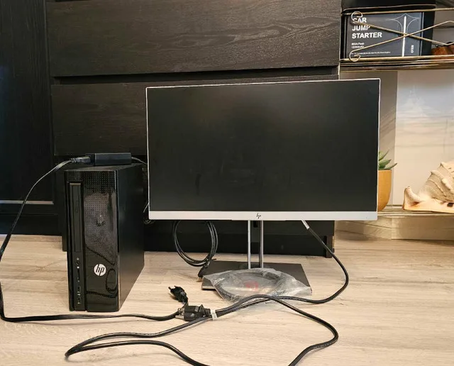 HP Workstation with monitor thumbnail