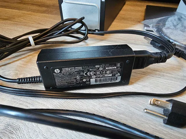 HP Workstation with monitor image indicator(5)