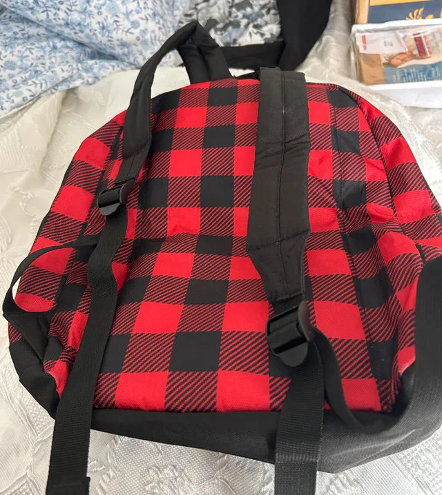 Roots Backpack image indicator(2)