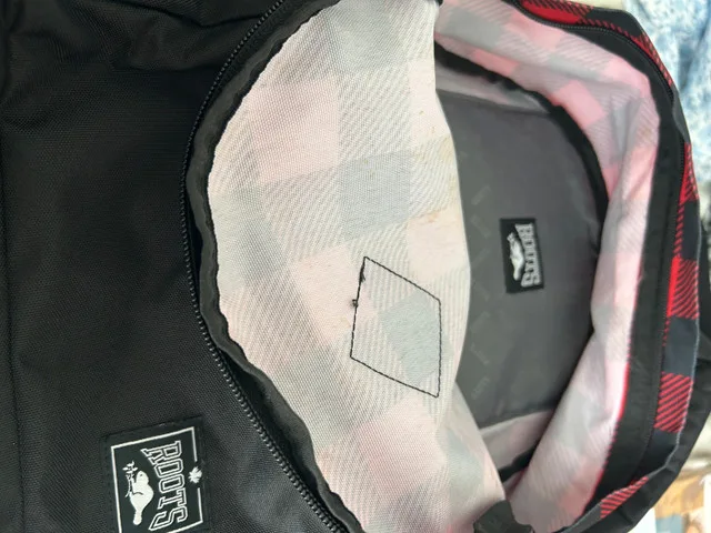 Roots Backpack image indicator(3)