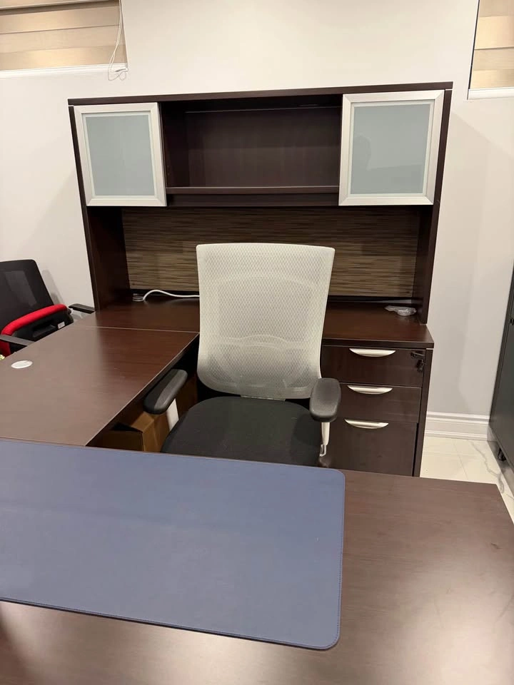 Executive Office Desk Setup – Desk + Hutch + 2 Monitors + Monito - photo 2