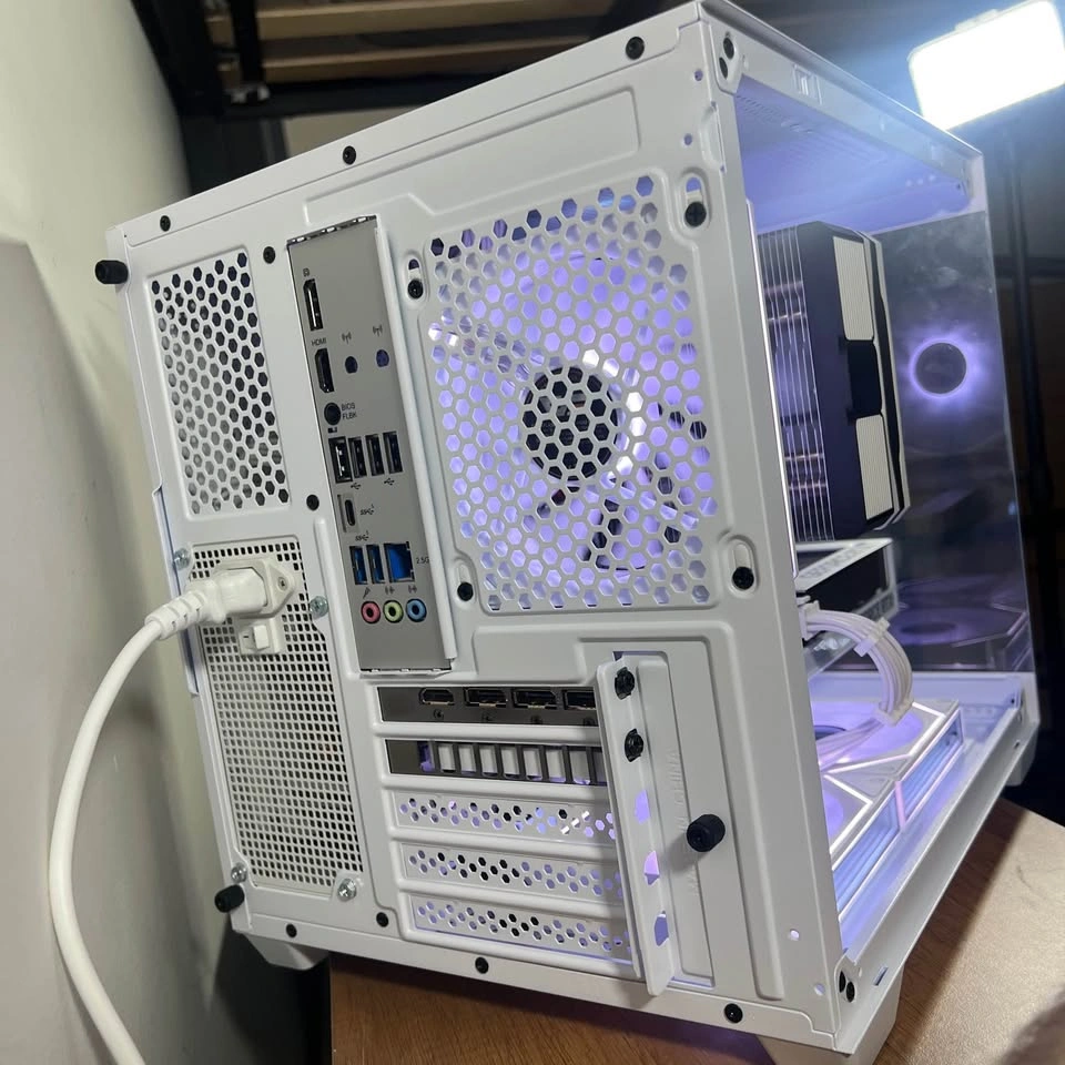 MINI WHITE PC🤍 • 5060ti 16GB • 7500F • DDR5 - photo 3