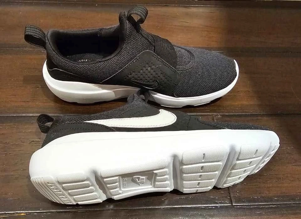 Women Nike Black and White Shoes - photo 4