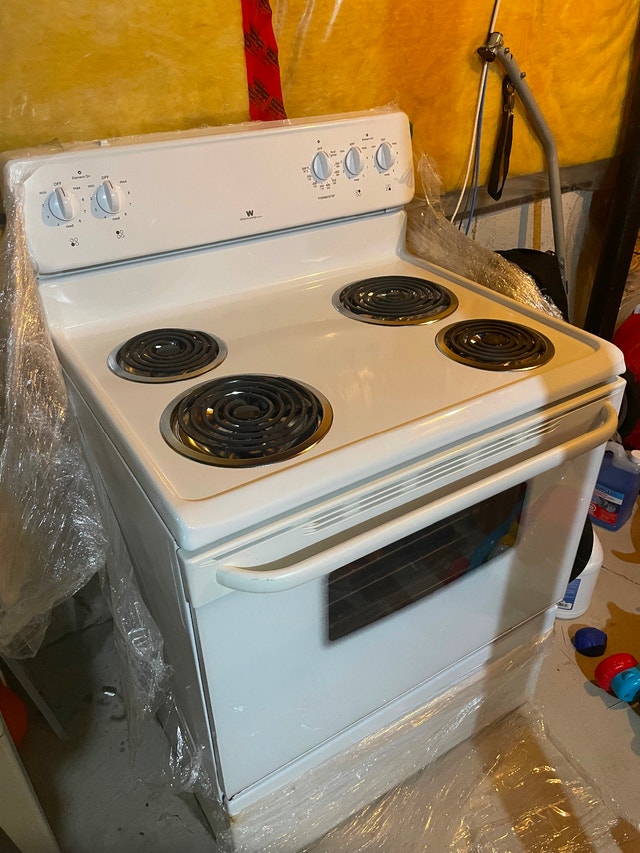 White-Westinghouse 4.2 Cu. Ft. Coil Top Range (CWEF310GS)