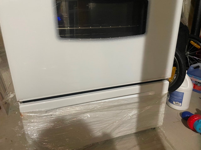 White-Westinghouse 4.2 Cu. Ft. Coil Top Range (CWEF310GS) - photo 2
