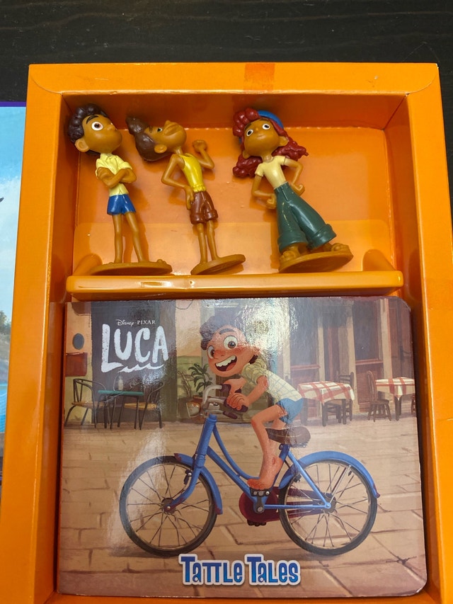 Used Luca story book with figurines - photo 3