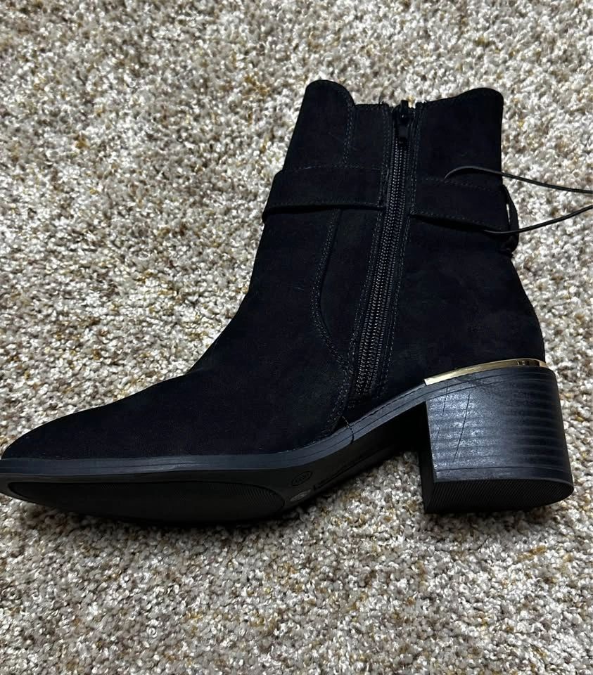 NEW Liz Claiborne Boots Size 6 - photo 2
