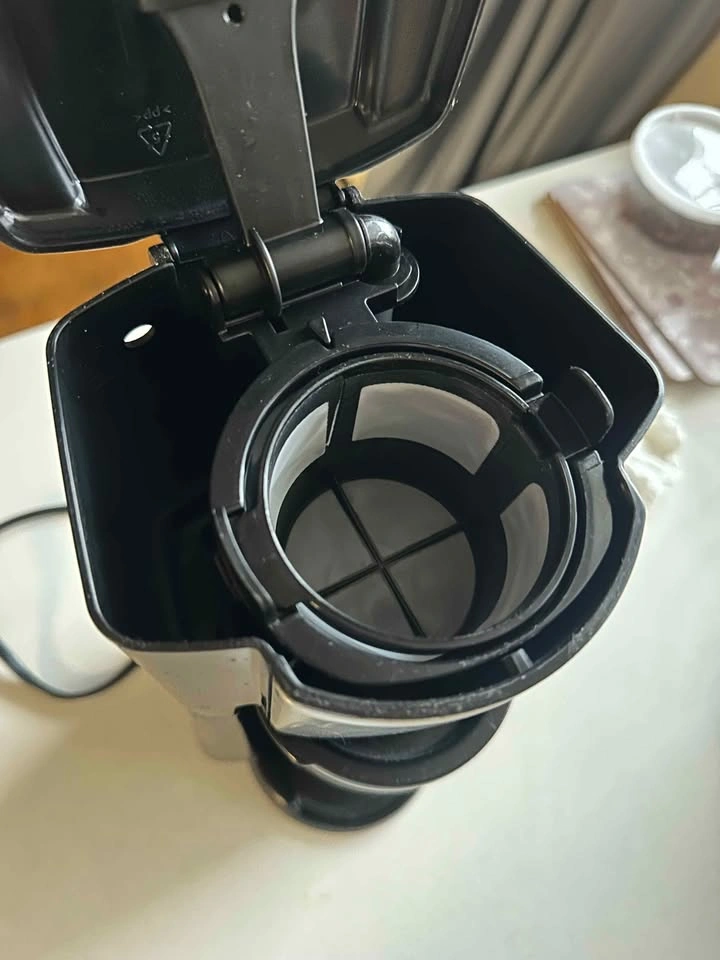 BLACK+DECKER Coffee Maker with Travel Mug ☕ - photo 3