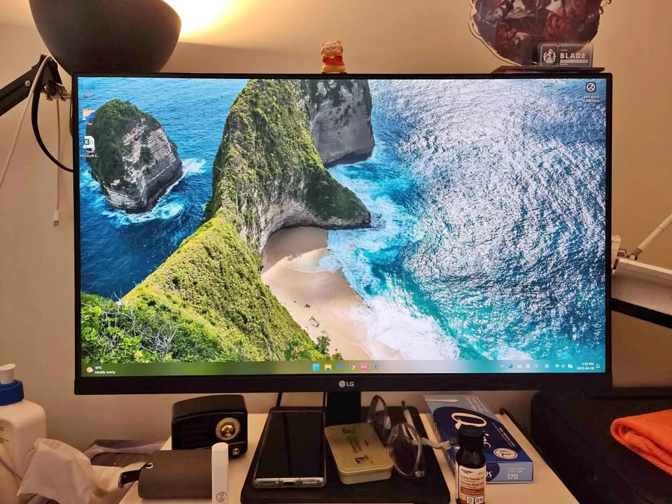 LG 27" Full HD IPS Monitor w/ FreeSync