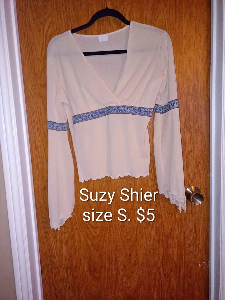 Women's Suzy Shier size S