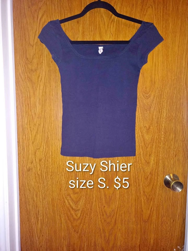 Women's Suzy Shier size S shirt