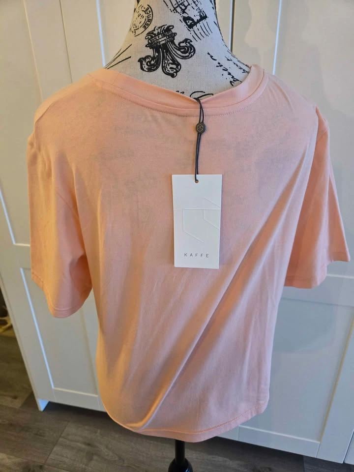 New with tags light pink top - photo 2