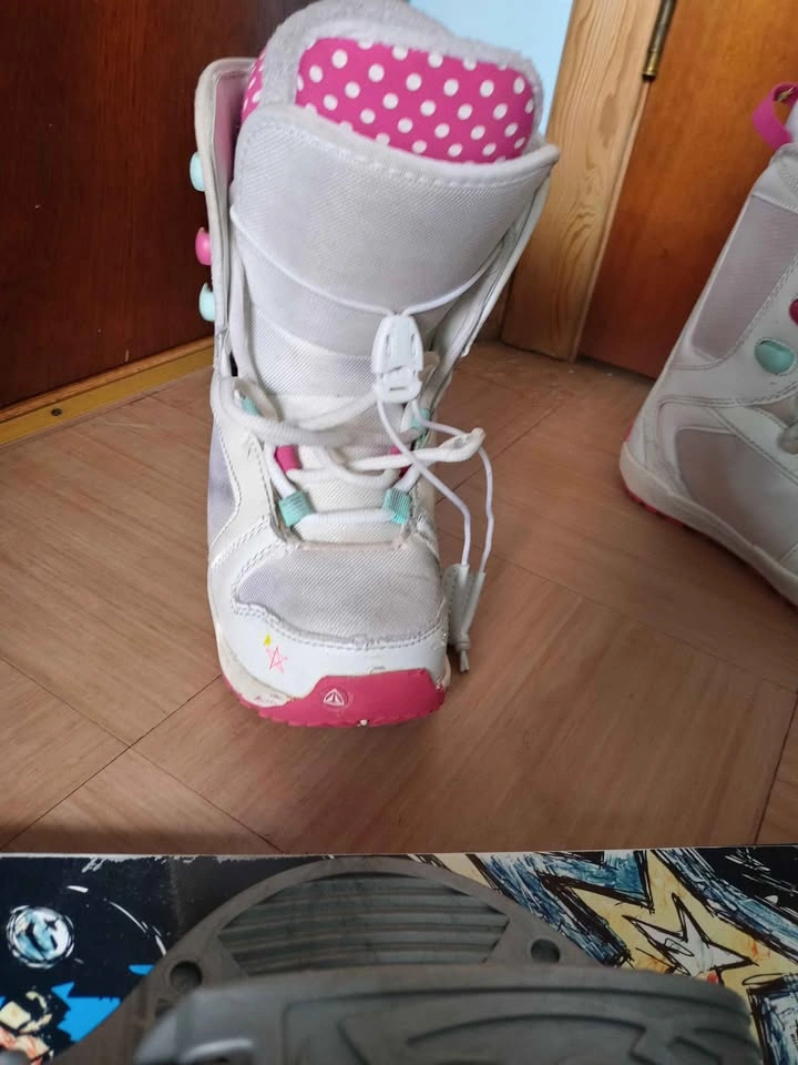 Kid's snowboard with Boots - photo 3