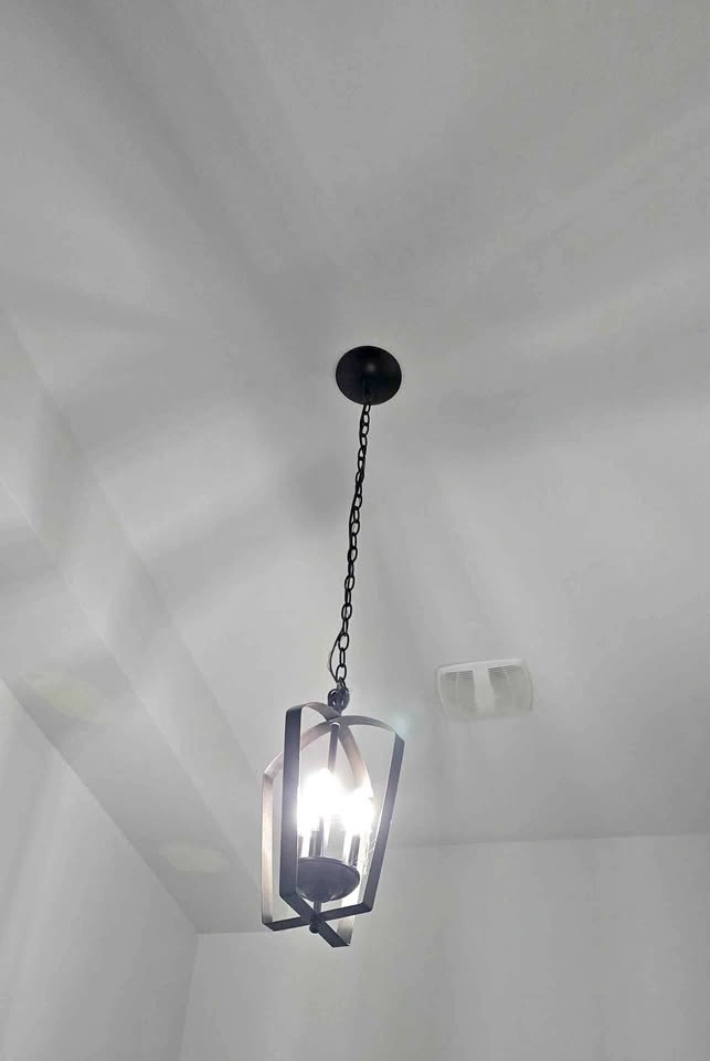 3 light Chandelier Bronze