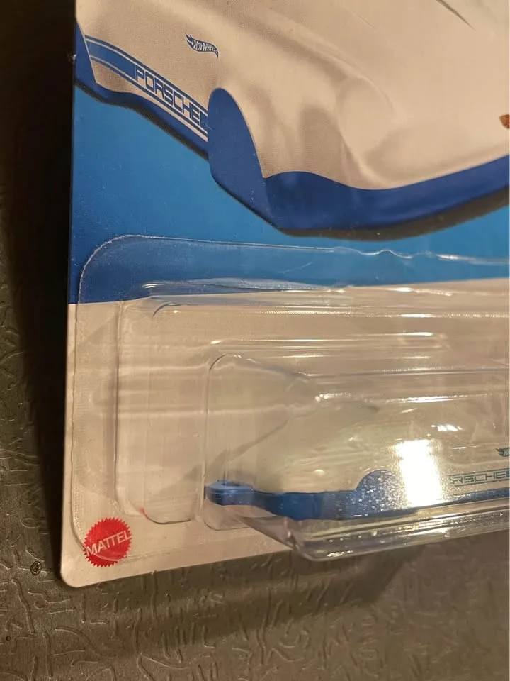 Hot Wheels Porsche 911 Carrera Keychain image indicator(4)