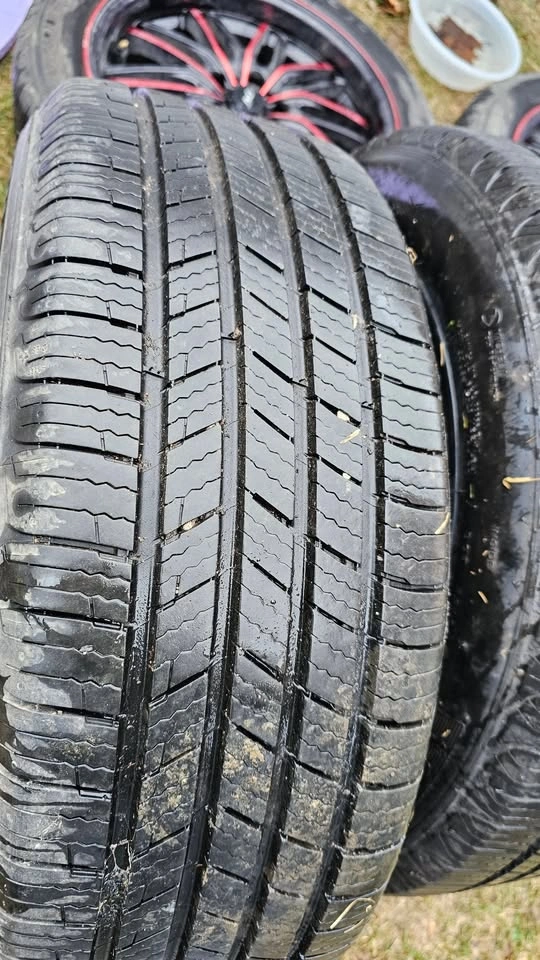 215/55/18 Michelin All Season Tires - Set of 4 - photo 3