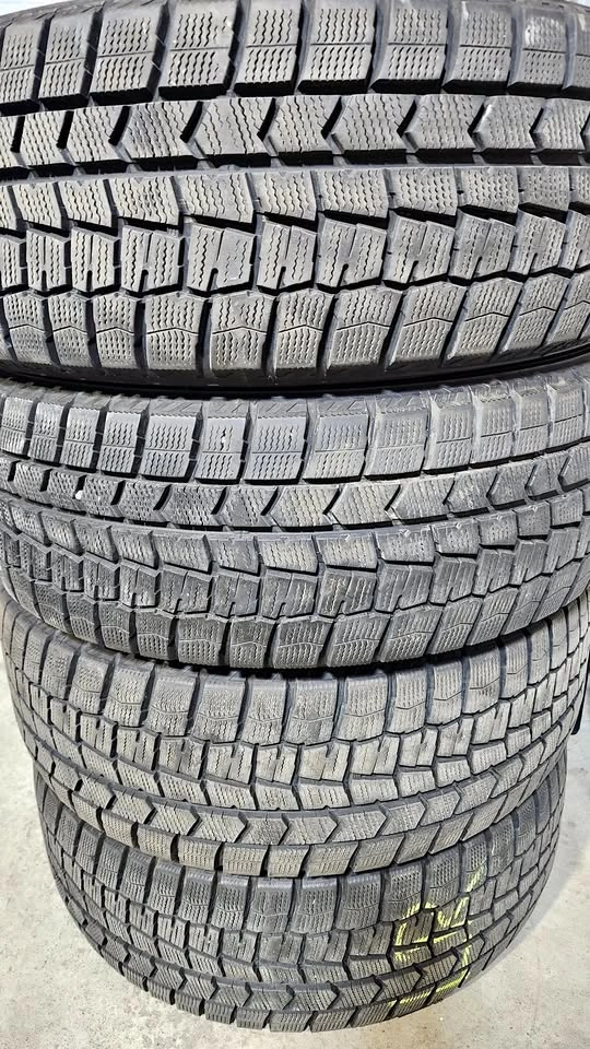 205/55/16 Dunlop Winter Tires - 90% Tread