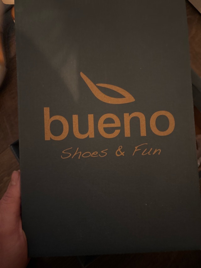 Bueno Shoes - Size 10