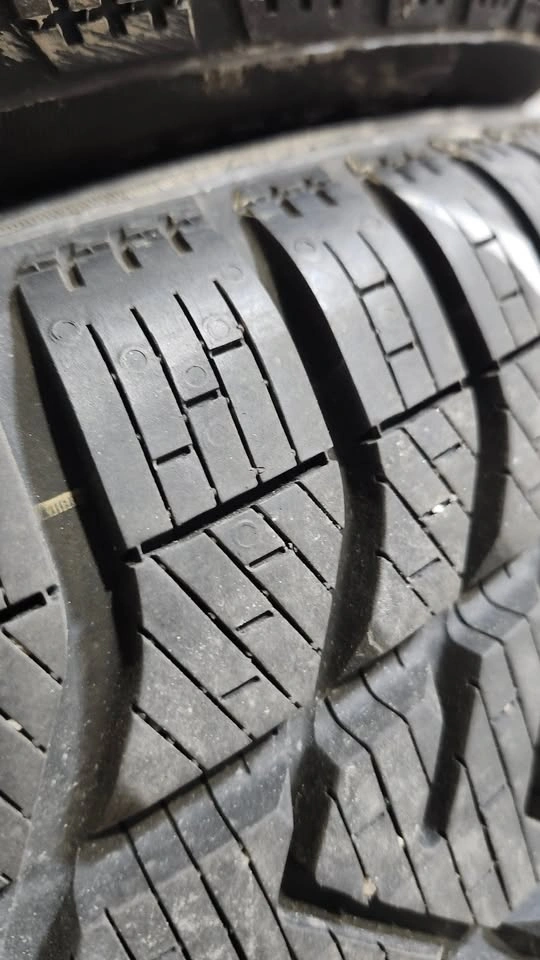 195/55/16 Pirelli Runflat Winter Tires - 95% Tread - photo 3