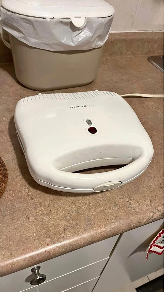 Proctor Silex Sandwich Press