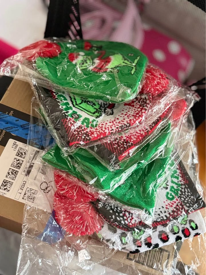 Christmas Items Box – Great for Gifts or Resale 🎄 - photo 3