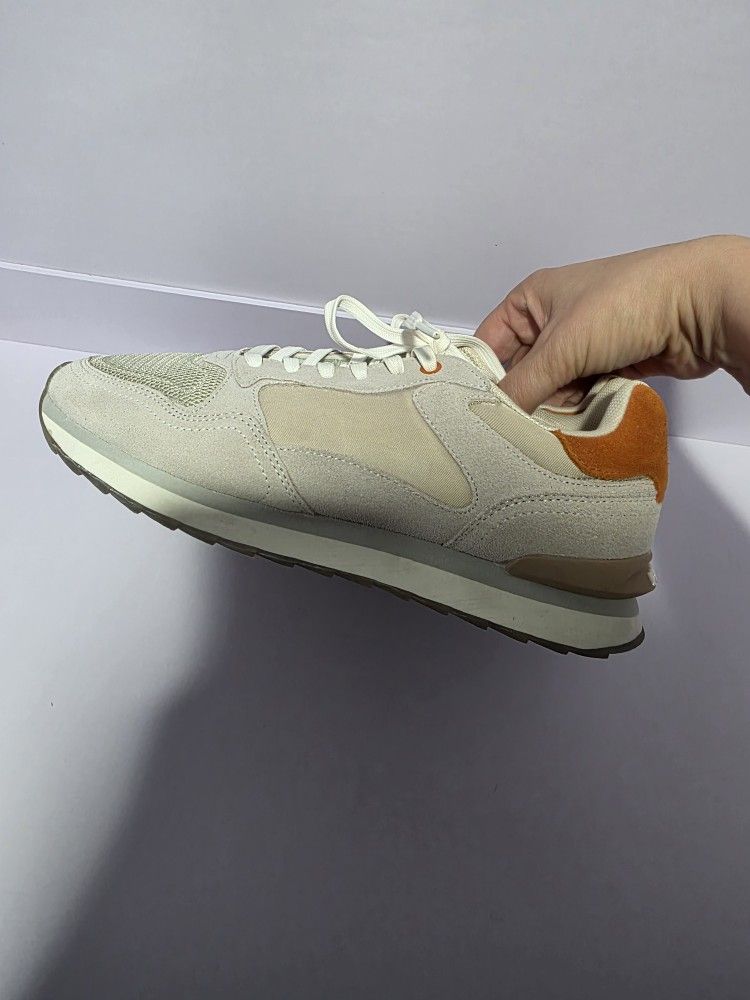 HOFF Memphis Sneaker in Louisville, Size 9