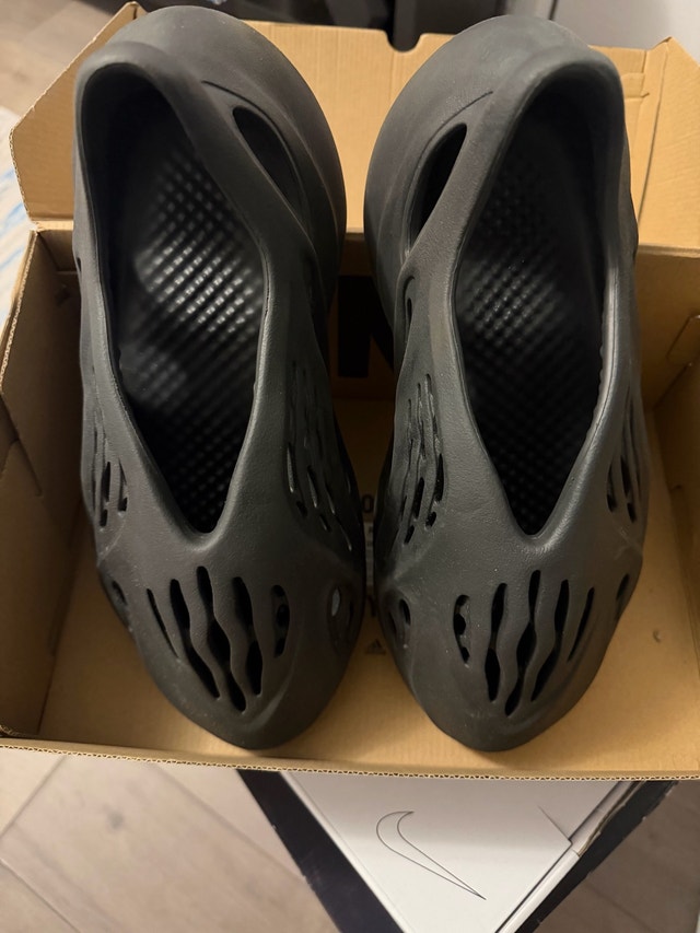 Yeezy foam runner sz10 - photo 3