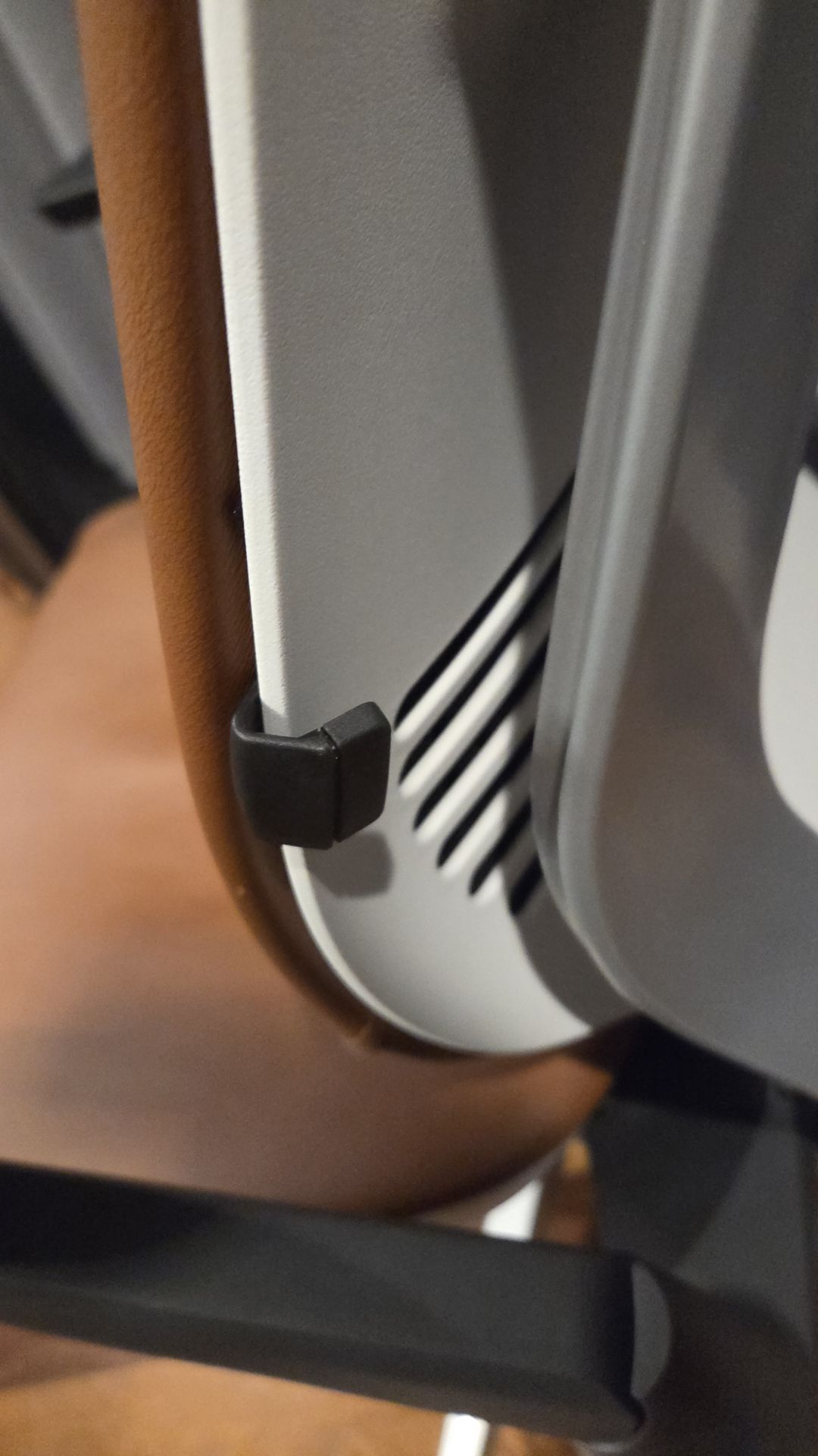 Steelcase Gesture Leather Office Chair w/ Headrest - photo 5