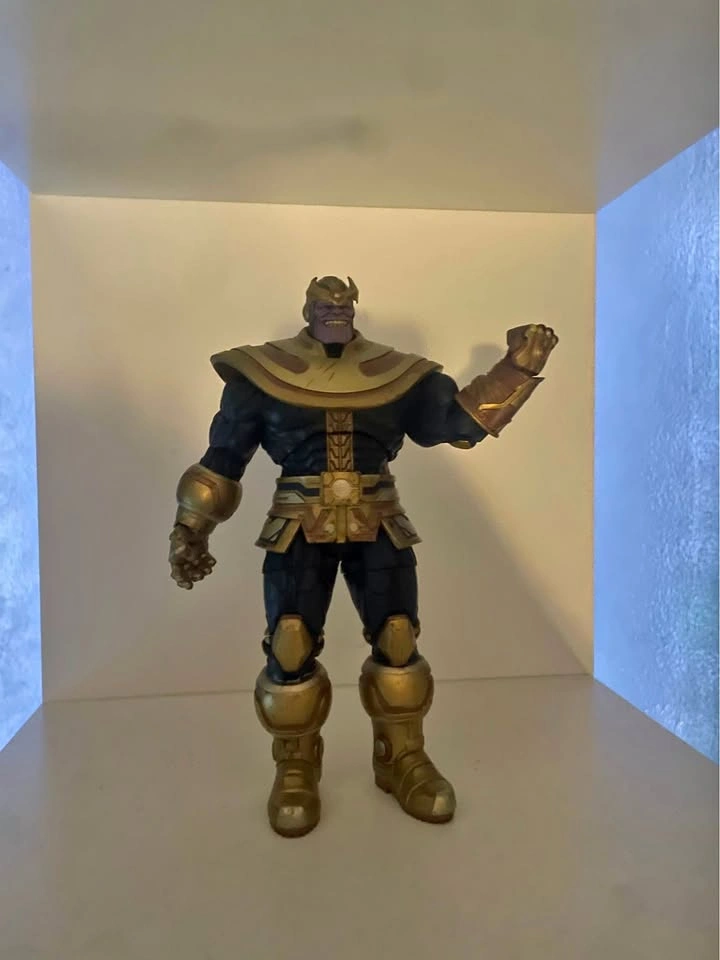 Thanos figure (no box)