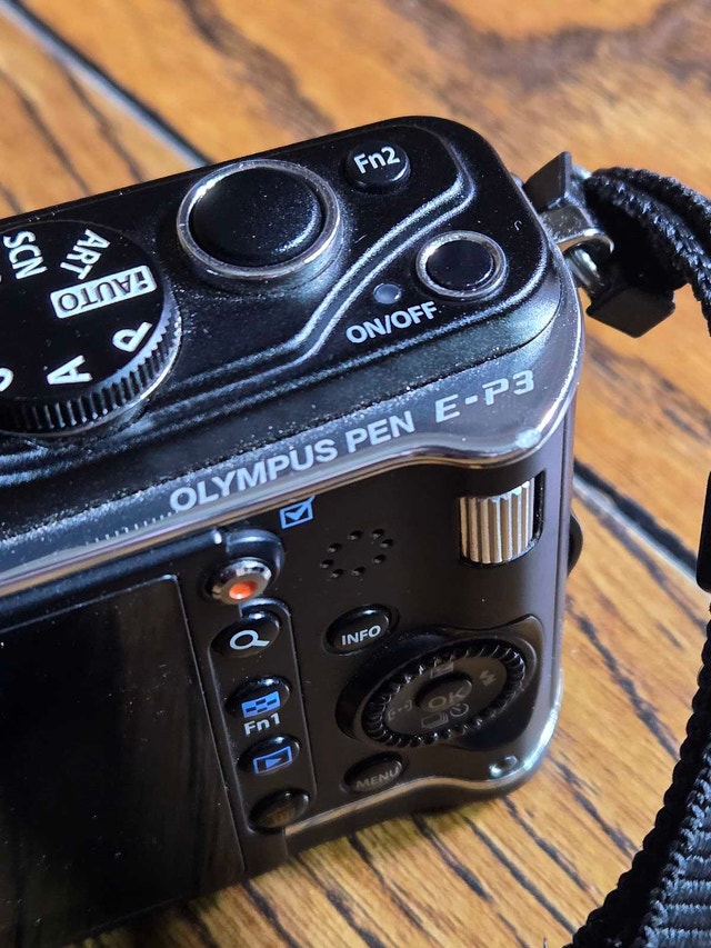 Olympus PEN EP-3 + 40-150mm Lens - photo 2