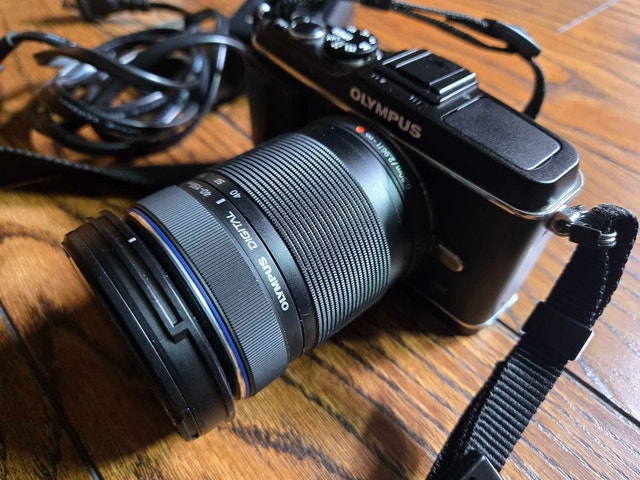 Olympus PEN EP-3 + 40-150mm Lens - photo 3