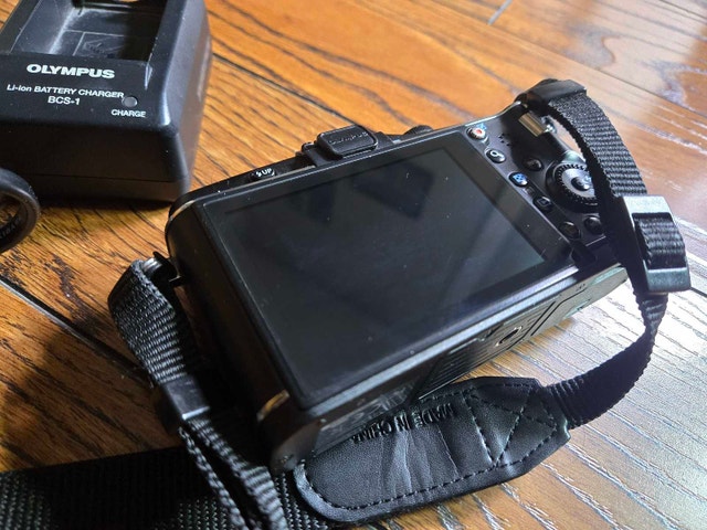 Olympus PEN EP-3 + 40-150mm Lens - photo 4