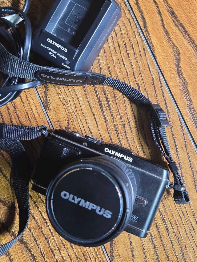 Olympus PEN EP-3 + 40-150mm Lens - photo 5