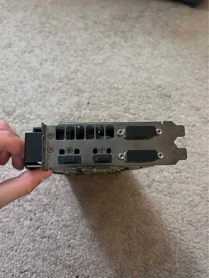 ROG STRIX RX570 04G - photo 3