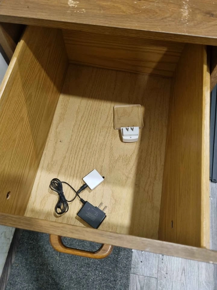Strong Side Table with Drawer - photo 2