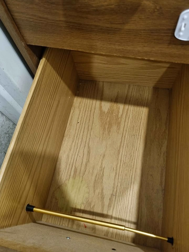Strong Side Table with Drawer - photo 3