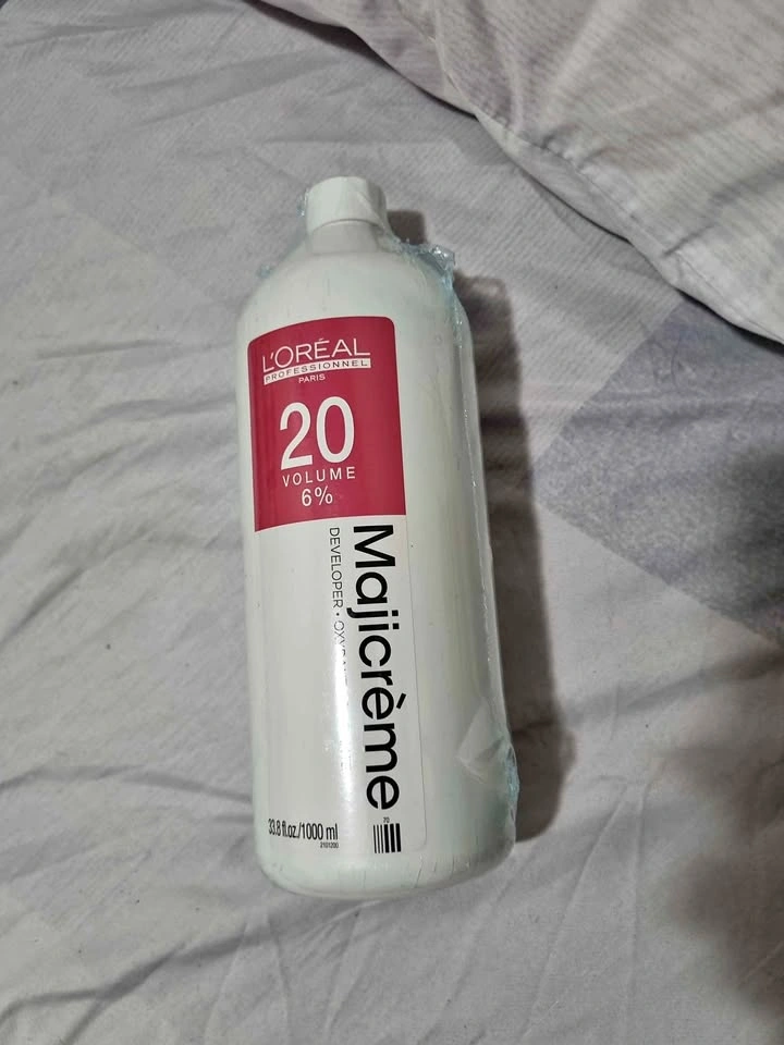Seal packed Loreal Professional Majicrème 20 Volume 6%