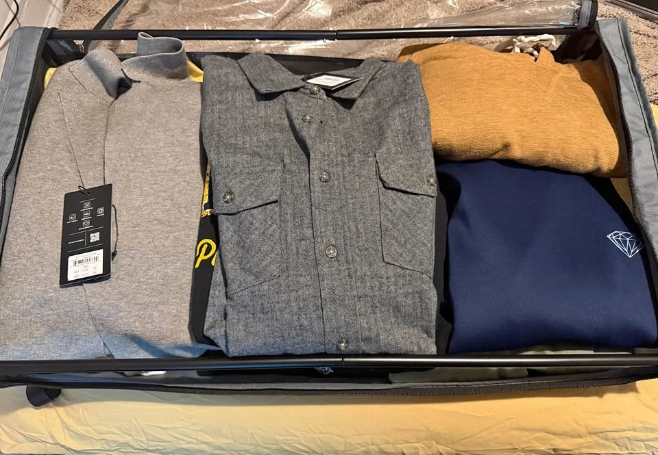 Men's Clothing Bundle - Size Medium (13 Items)