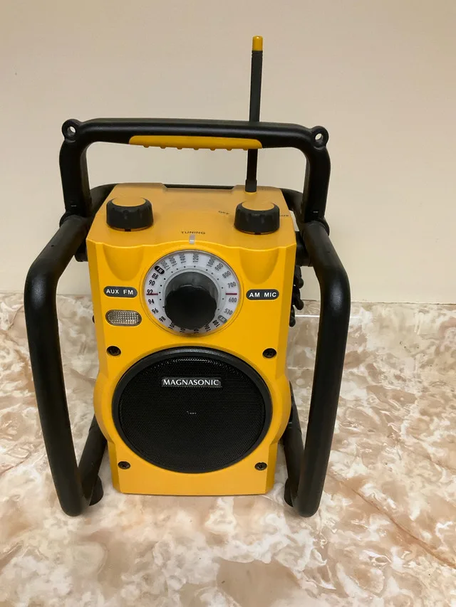 Outdoor waterproof recreational speaker and radio - Magnasonic thumbnail
