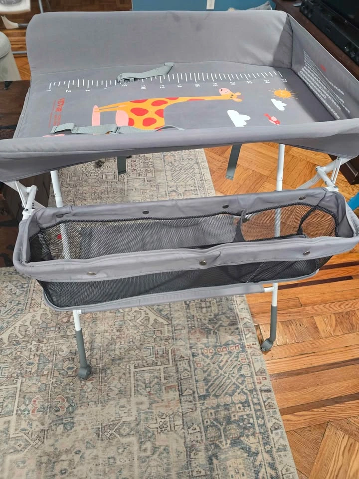 VEVOR Baby Changing Table w/ Giraffe Design and Storage 🥕 - photo 2