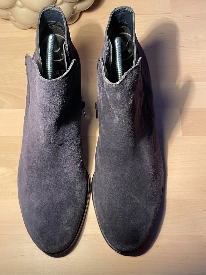 Navy Naturalizer Suede Boots - Size US 7 - photo 2