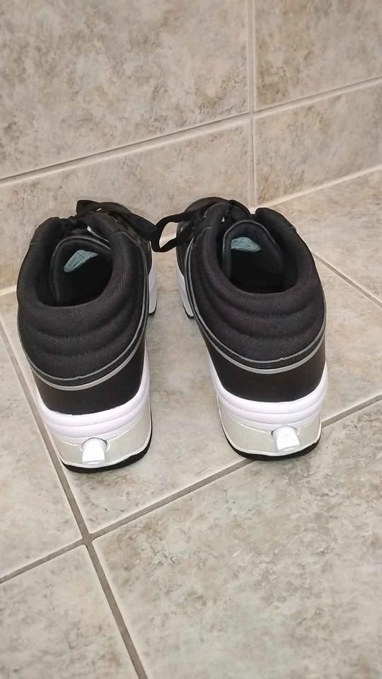 Black Skate Roller Shoes - photo 5
