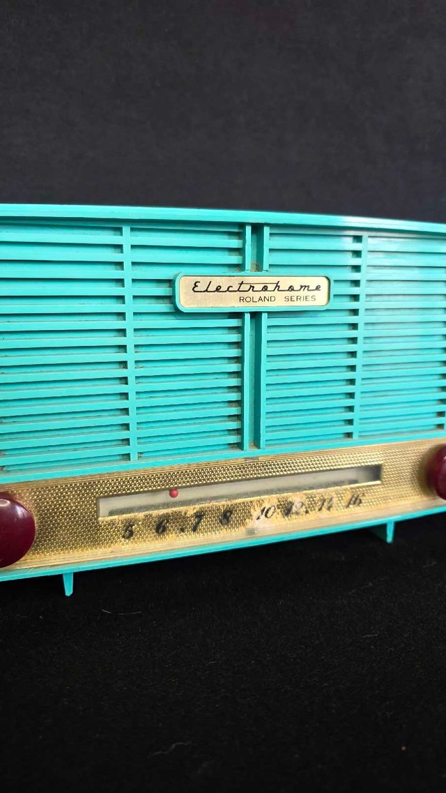 1950 Electrohome Roland Series Antique Tube Radio - photo 2