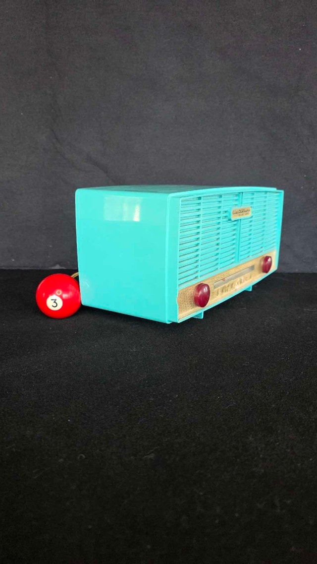 1950 Electrohome Roland Series Antique Tube Radio - photo 4