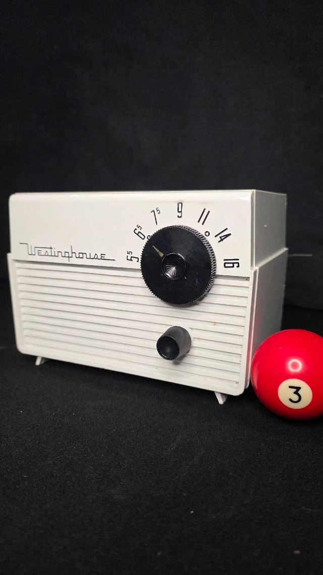 1955 Antique Westinghouse Tube Radio model 648T4 - photo 2