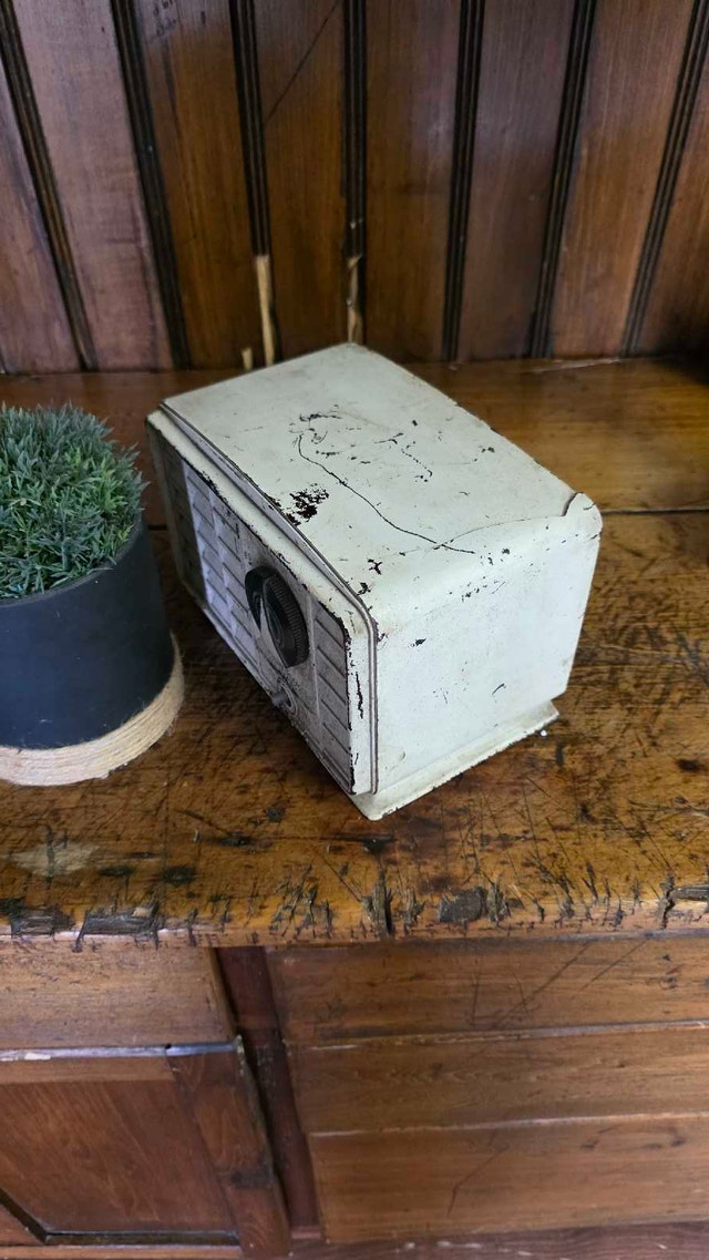 Rogers Majestic Bakelite Antique Tube Radio - photo 4