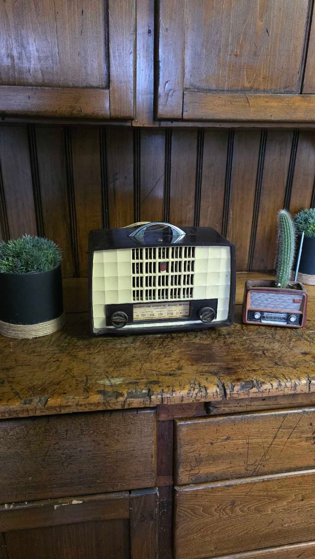 1950's Phillips "Hospital" Antique Radio w/ Pillow Speaker