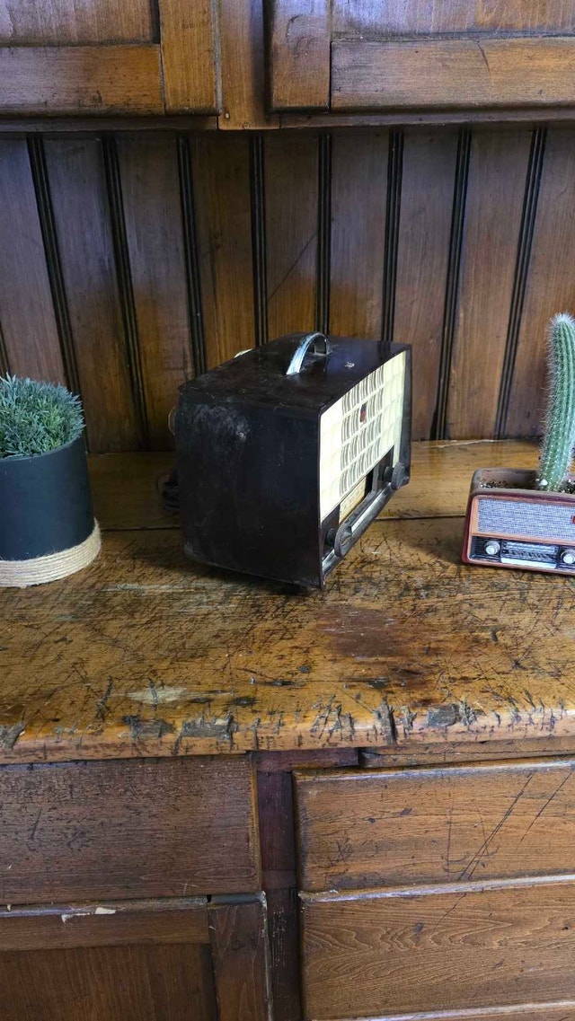 1950's Phillips "Hospital" Antique Radio w/ Pillow Speaker - photo 4