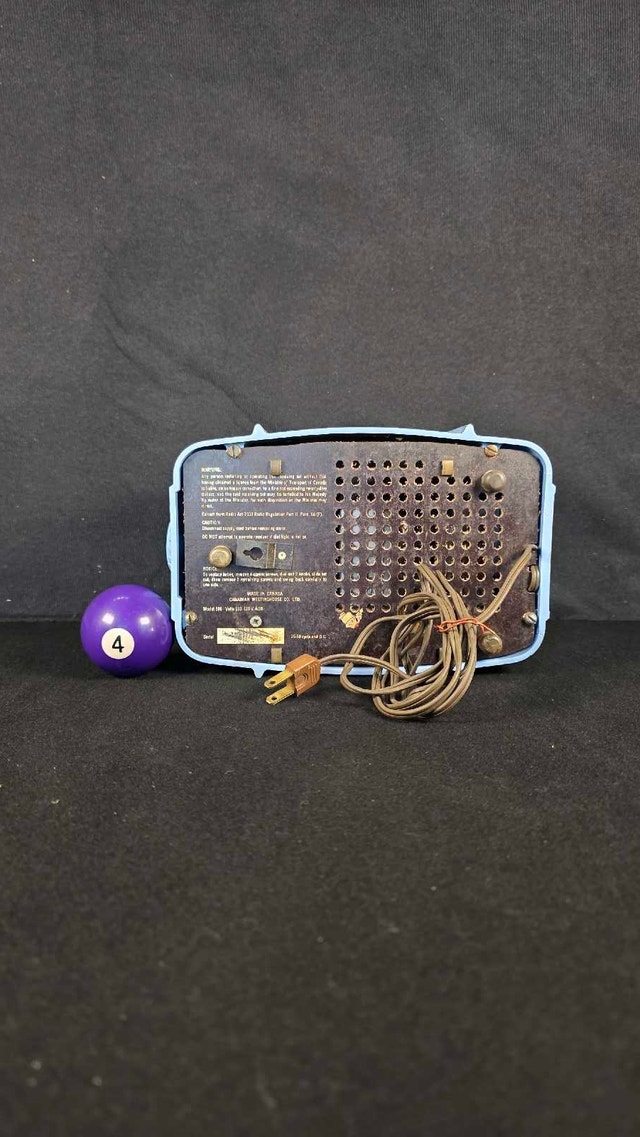 1948 Westinghouse Tube Radio - Blue Plaskon Model 501M - photo 5