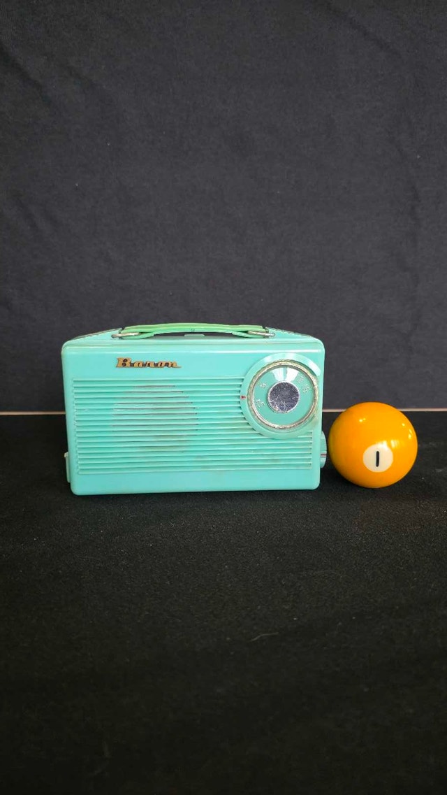 Rare Sea Foam Green Plaskon Portable Tube Radio